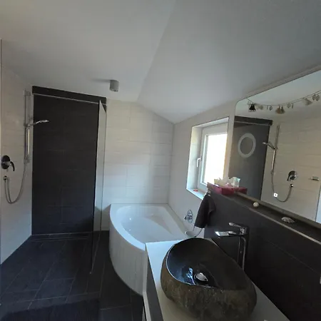 Schwarzwald-oase Mit Panoramabalkon - 3 Schlafzimmer - 6 Gaeste *